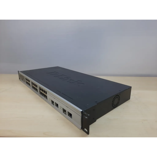 20231123_162857-1024x768-1.webp D-Link xStack Des-3526 Switch , 24 ports , Managed